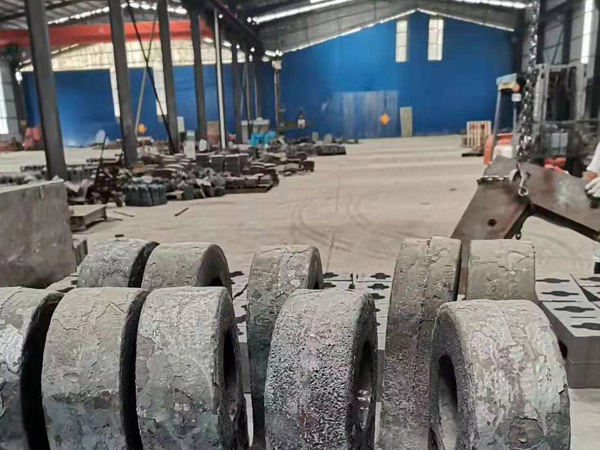 豪山機械破碎機配件生產(chǎn)車(chē)間