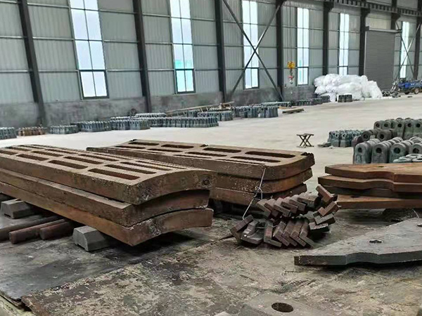 豪山機械破碎機配件生產(chǎn)車(chē)間